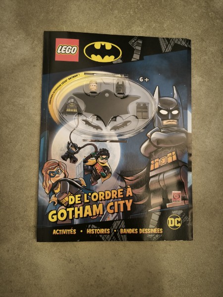 Magasine Lego de l'ordre a gotham + Figurine Batman
